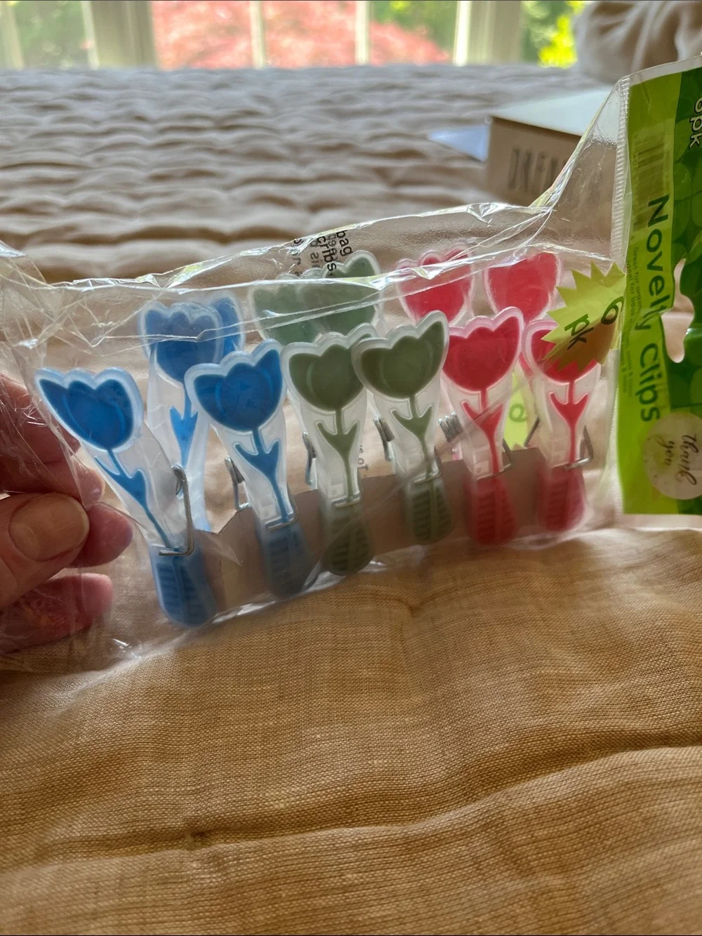 Tulip Canvas Pouch with Matching Novelty Clips nwot